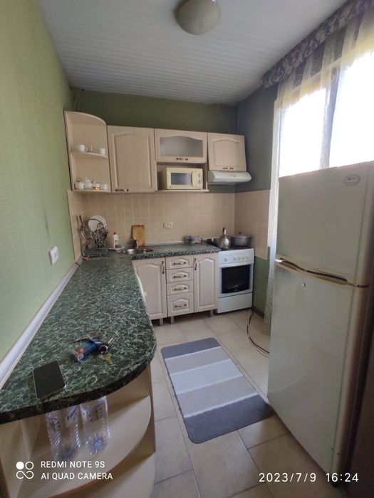 Метро Бюк Ипак Йули ( Художников ) 3*3*5 отлична Квартира