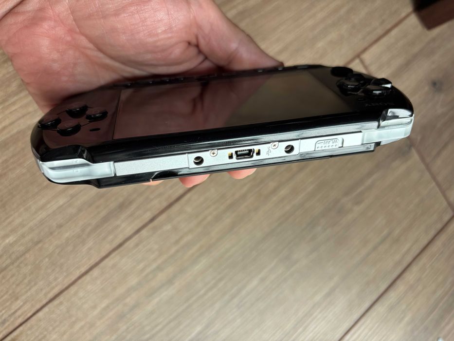 consola Sony PSP (Playstation Portabil) in stare foarte buna