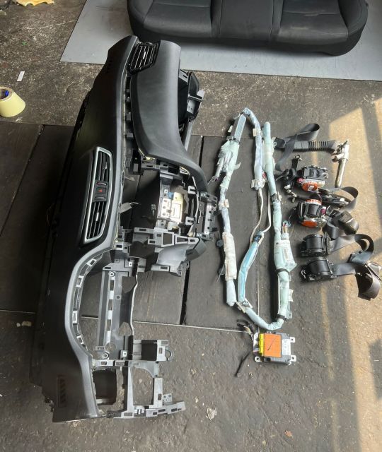 Dezmembrez Nissan Qashqai 2 J11 [facelift] [2017 - 2020] Crossover 1.5 dCI MT (110 hp)