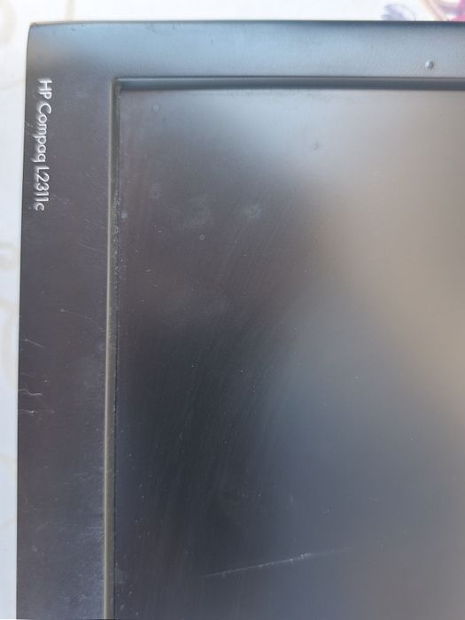 Monitor HP Compaq L3211c