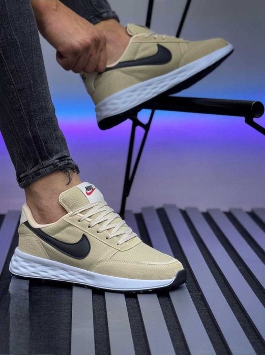 NIKE с модерна и стилна цветова комбинация Код: 2017