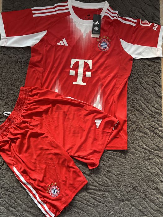 Set Bayern Munchen rosu