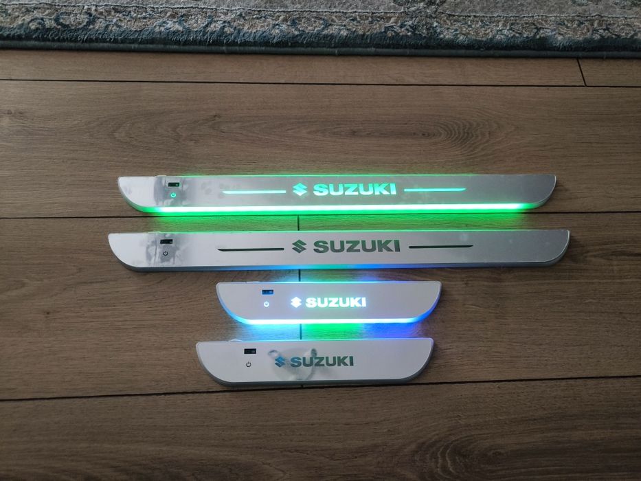 Set 4 Protectii magnetice LED RGB Praguri Suzuki (față și spate)
Ilumi