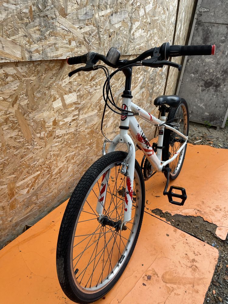 Bicicleta apollo TOKKO roti 24”