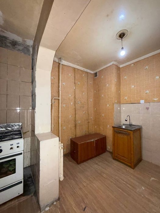 Юнусабод 4.кв 1/4/4 42.квадрат безремонт квартира