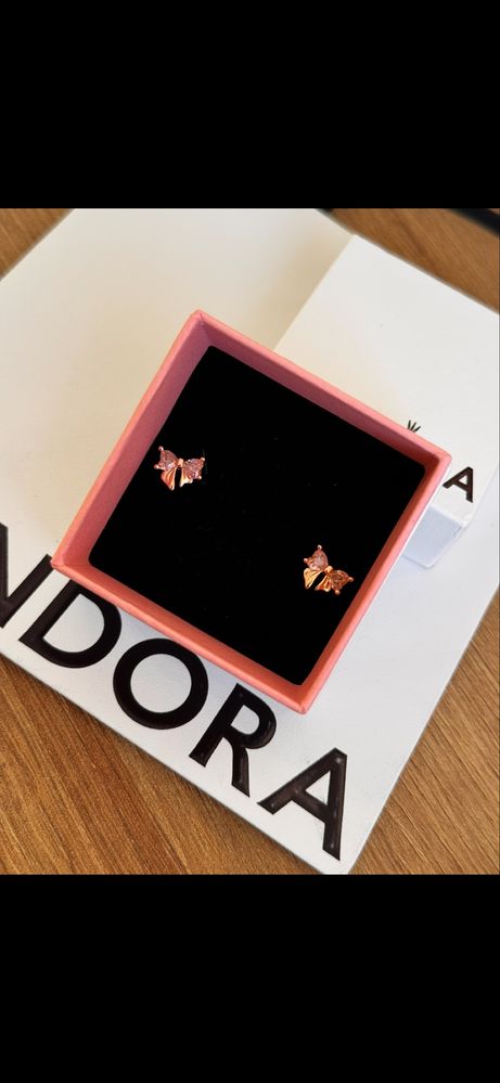 Пандора обеци Pandora