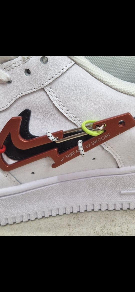 Nike Air Force 1 Carabiner
Carabiner Swoosh RCarabinered