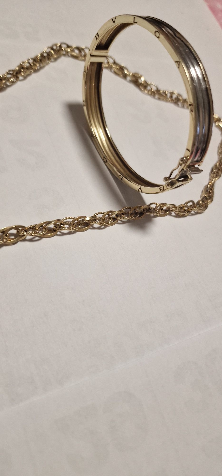 Златен дамски синджир с висулка Chanel и гривна Bulgari
