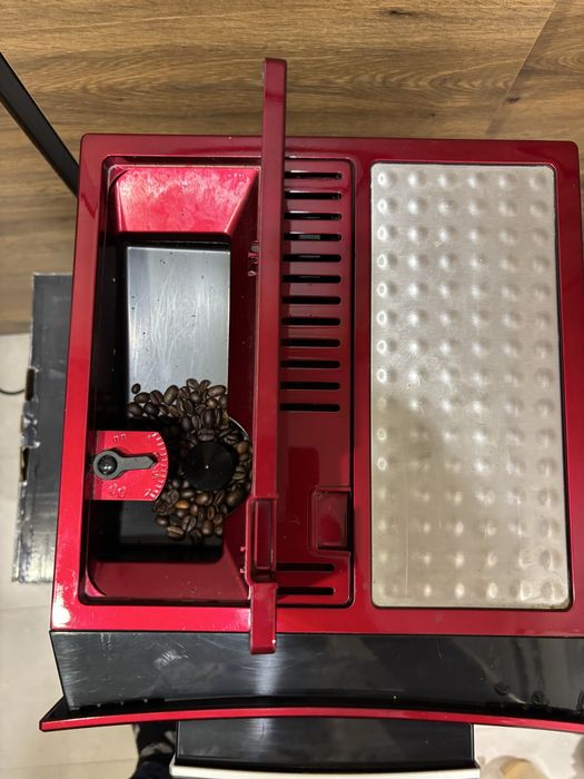 Кафеавтомат Delonghi perfecta cappuccino ESAM5550.ar