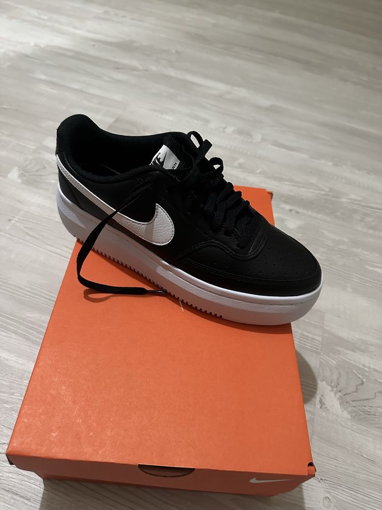 Nike court vision 42.5