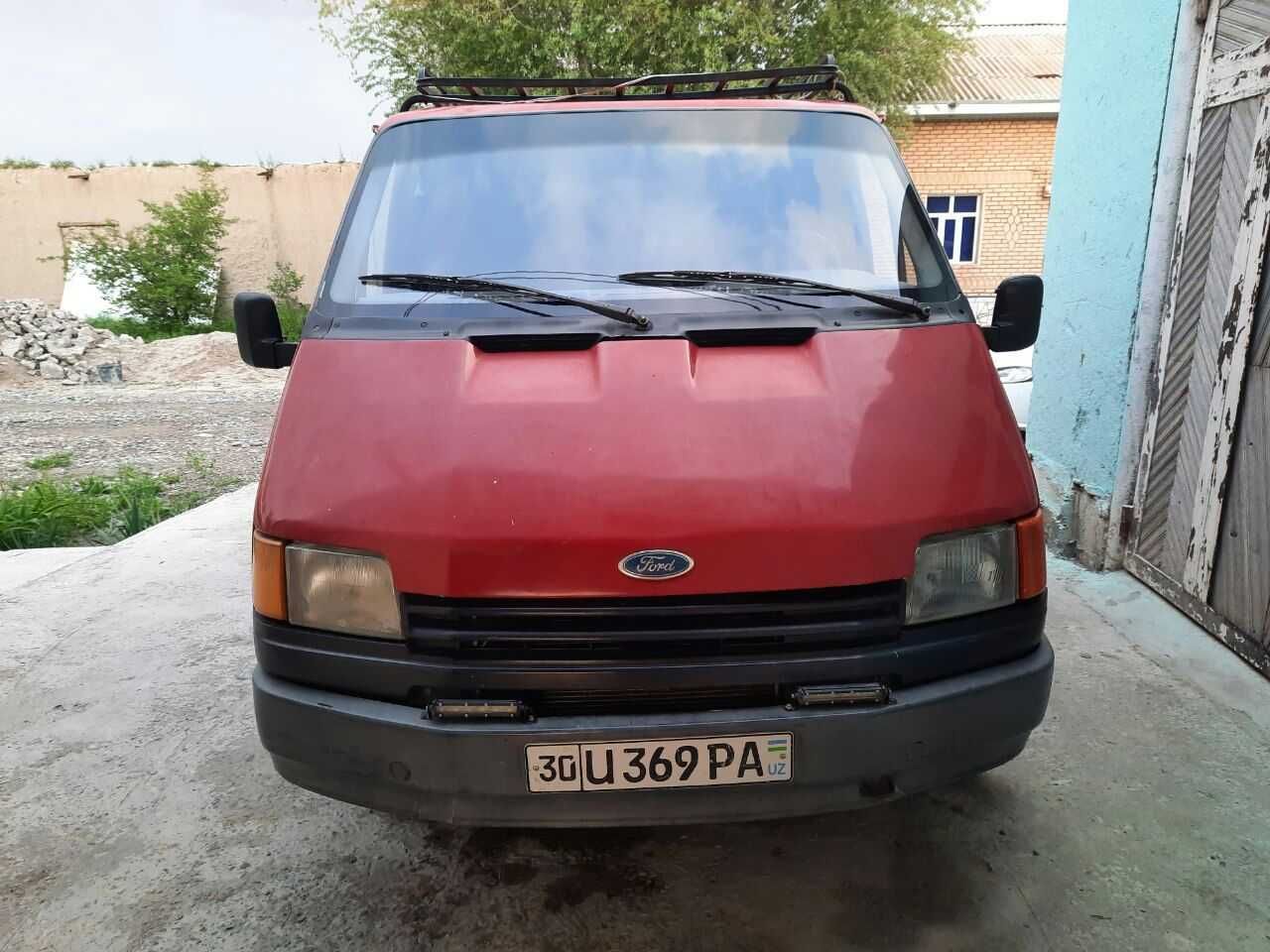 FORD sotiladi 2ta 60 talik metan gaz qo'yilgan