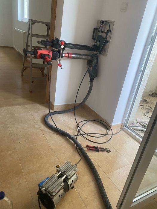 Găuri hote centrale