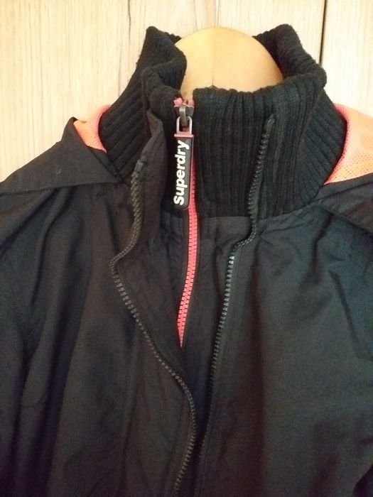 Яке изолиращо от вятър и влага на марката Супер Драй