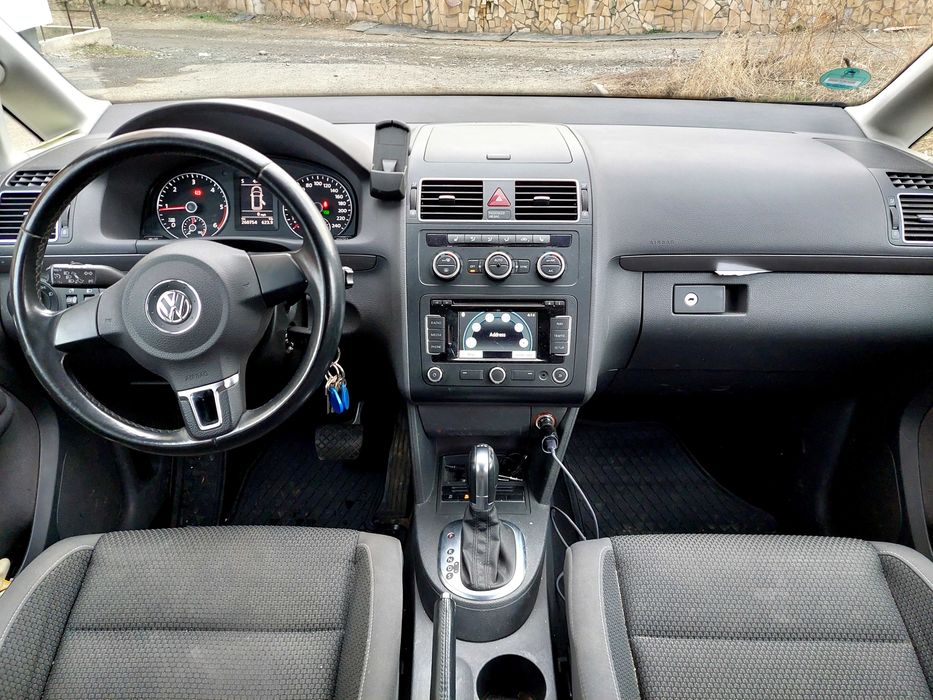 Volkswagen Touran-automată-DSG-      2.0 TDI bluemotion.