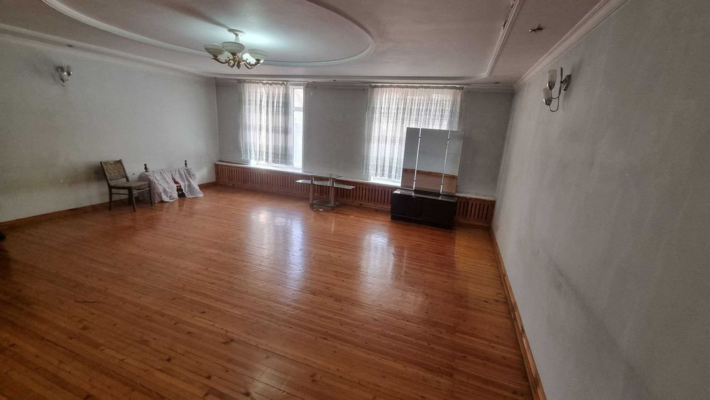 Охунбобоев 8 соток 2 этажли уй СРОЧНО!