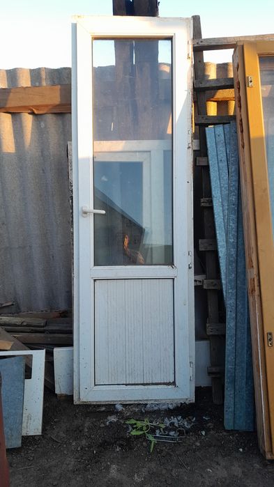 Пластик дверь буу