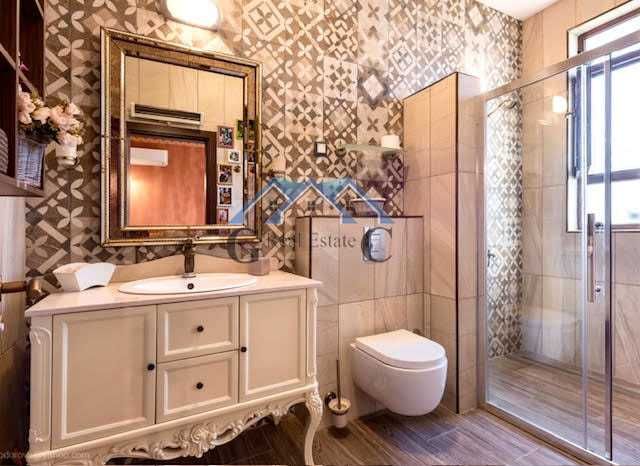 Къща 330м2, 2 гаража, басейн,5 спални, двор 675м2, 450000евро,Приселци