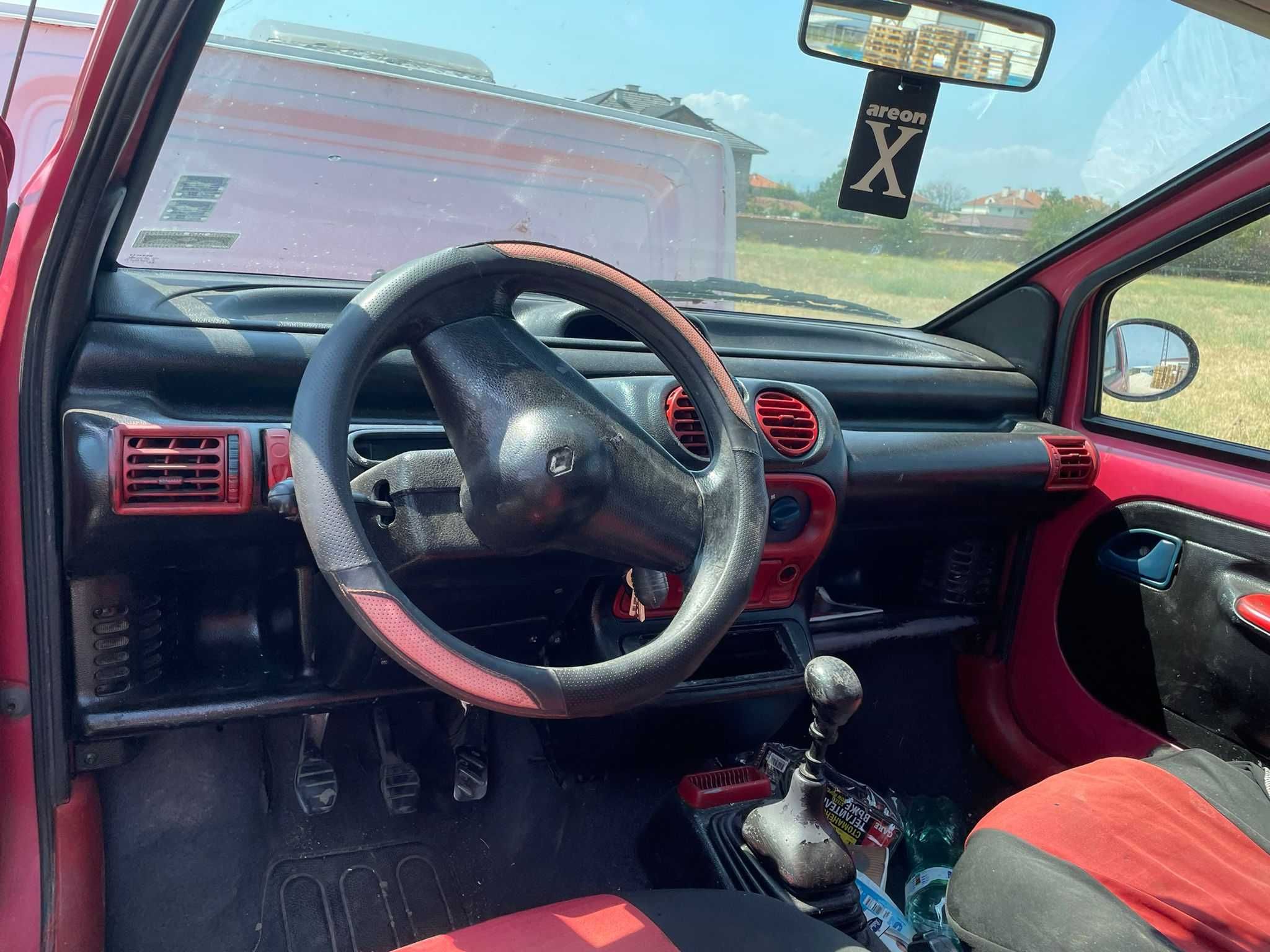 Рено туйнго на части.Renault Twingo 1.2 benzin 40kw 1995
