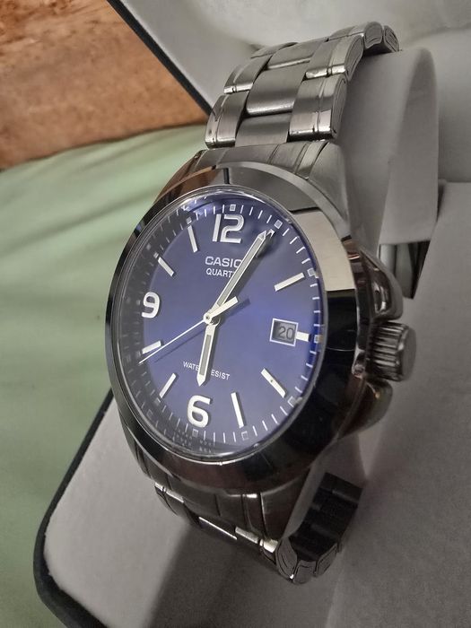 Casio чисто нов часовник