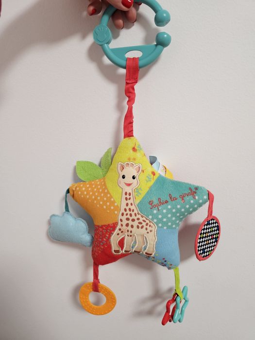 Софи жирафчето 3 в 1 музикална нощна лампа, спирала и звезда