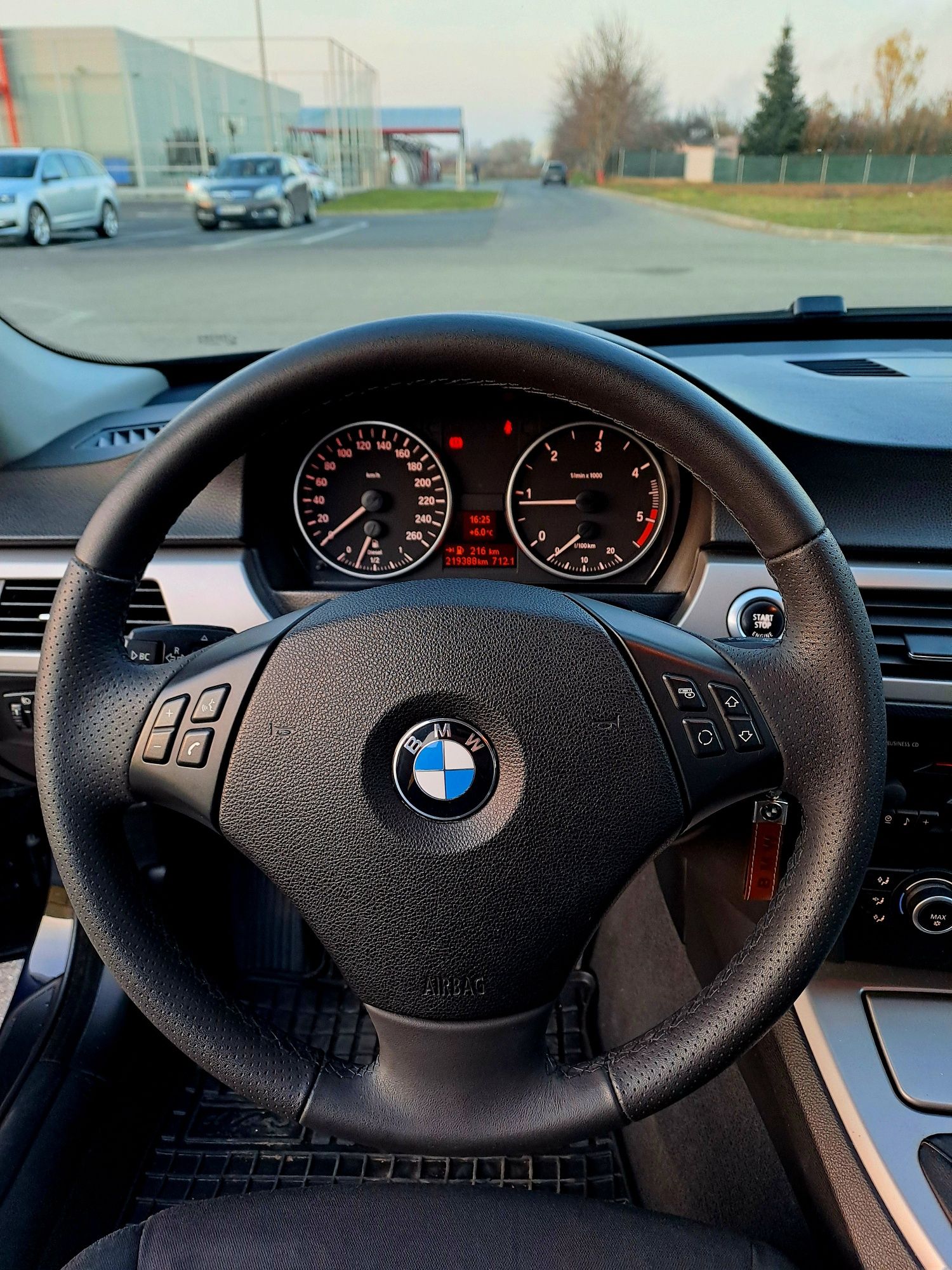 Vând BMW 320 e91