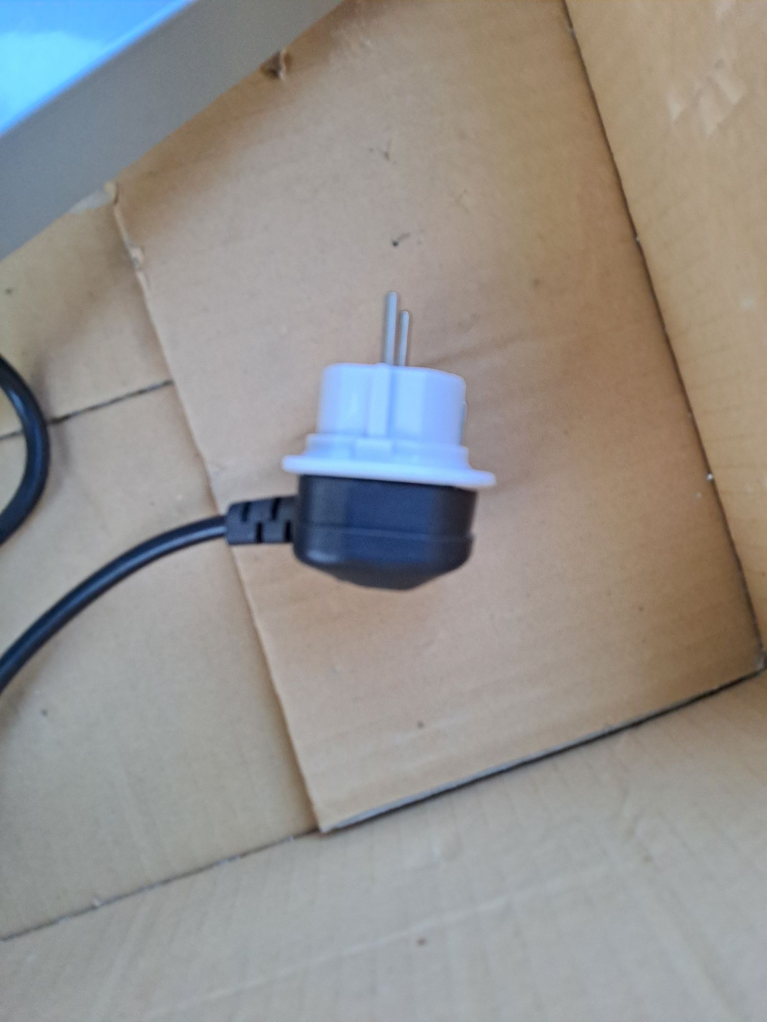 Lampă halogen nouă
