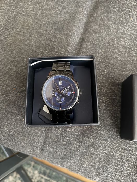 Продавам лот часовници Adidas,Fossul, Tommy Hilfiger