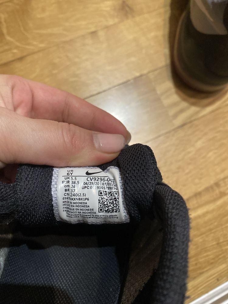 Nike маратонки 38 номер