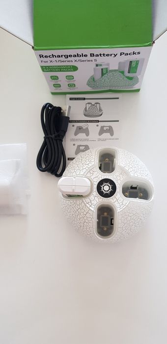Зарядна станция с 4 акумулаторни батерии 4080mWh за Xbox X/Series X