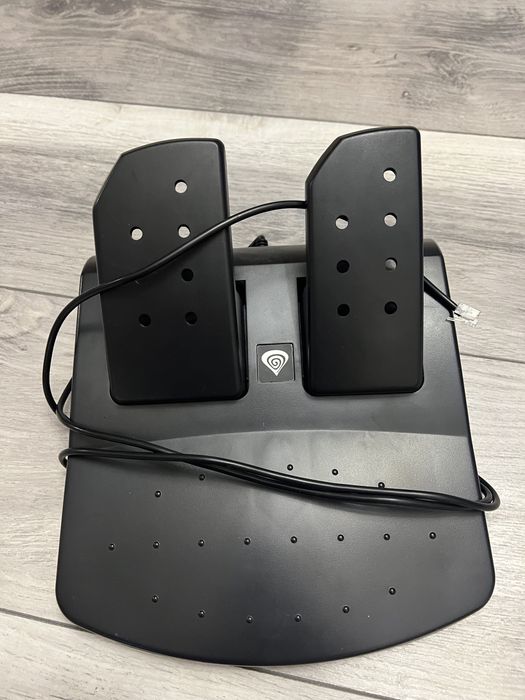 Vand volan cu pedale