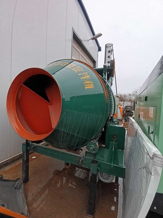 Vand mixer de beton NOU