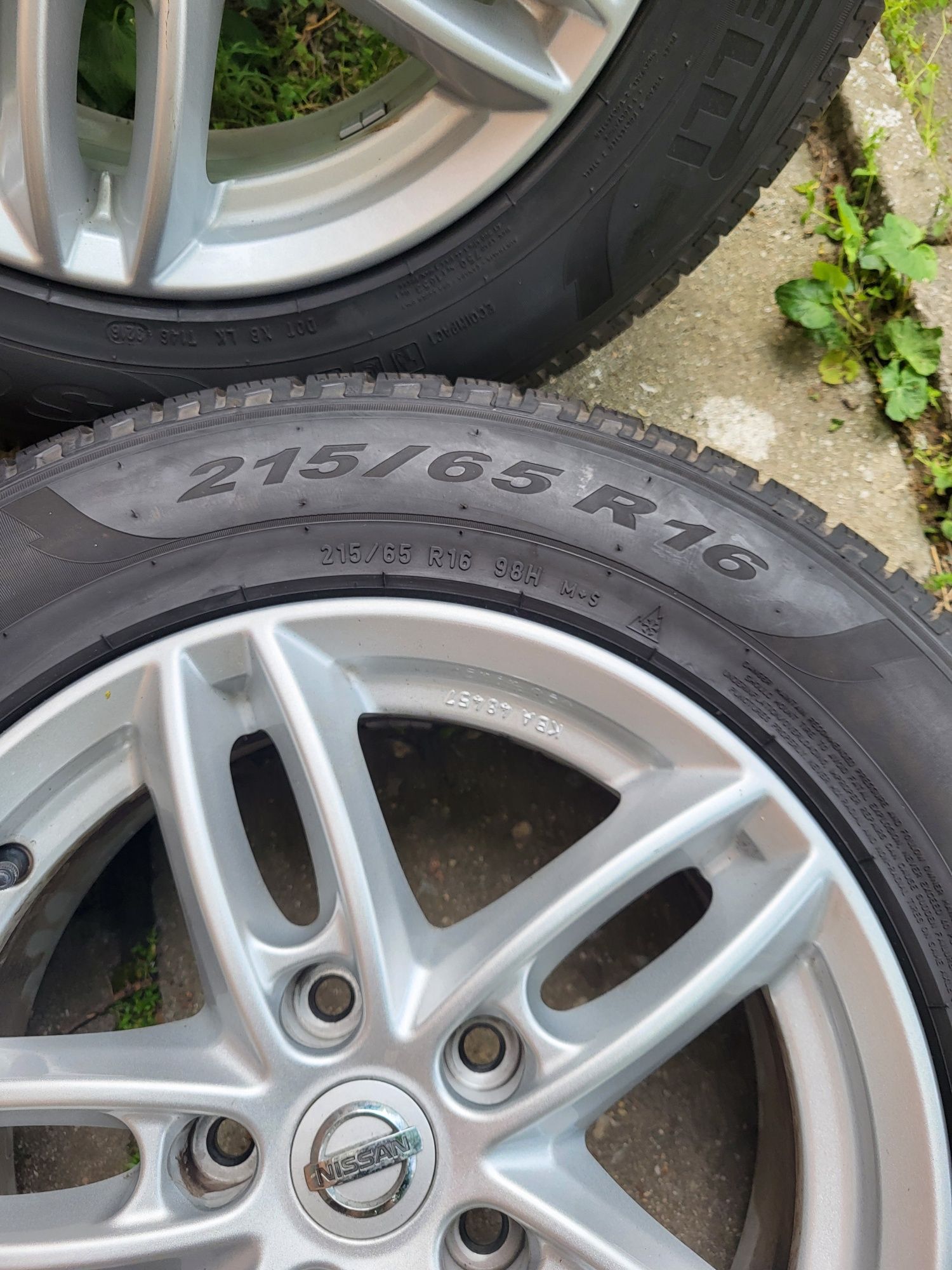 Джанти 16ки 5х114,3 със зимни гуми Pirelli Scorpion 215/65/16