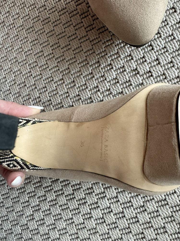 Pantofi Zara, nude si toc cu model, 36