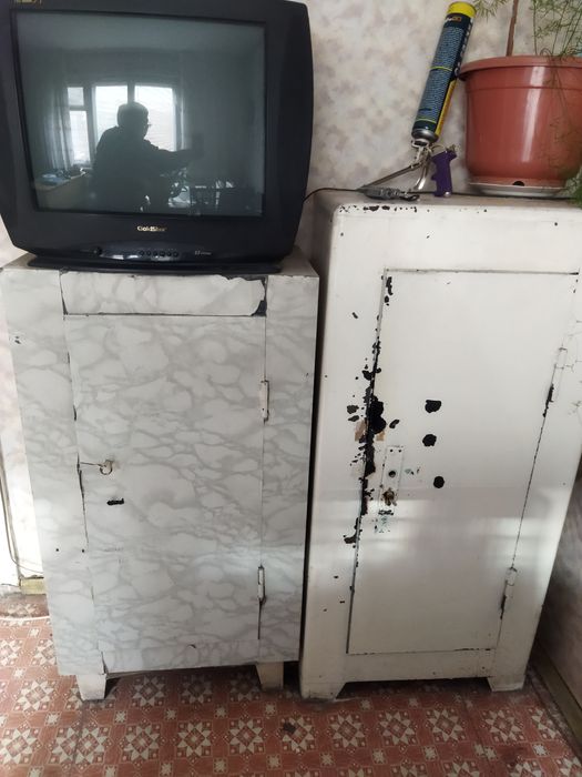 Сейф металлический один штуки