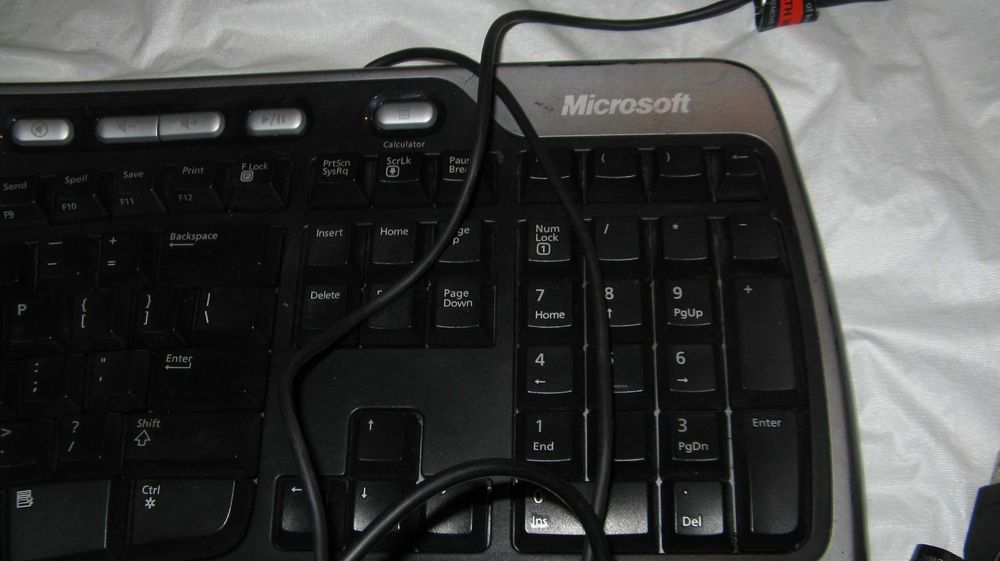 Tastaturi Microsoft 30 lei ambele