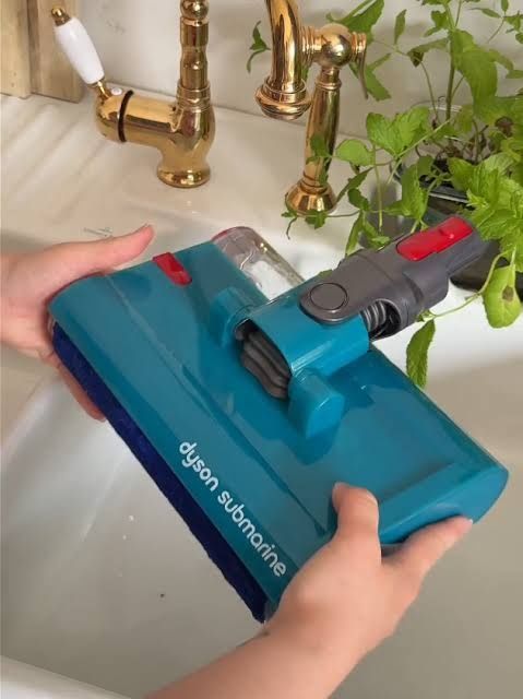 Пылесос Dyson V15s Detect Submarine Absolutely . Видимая мощь чистоты!