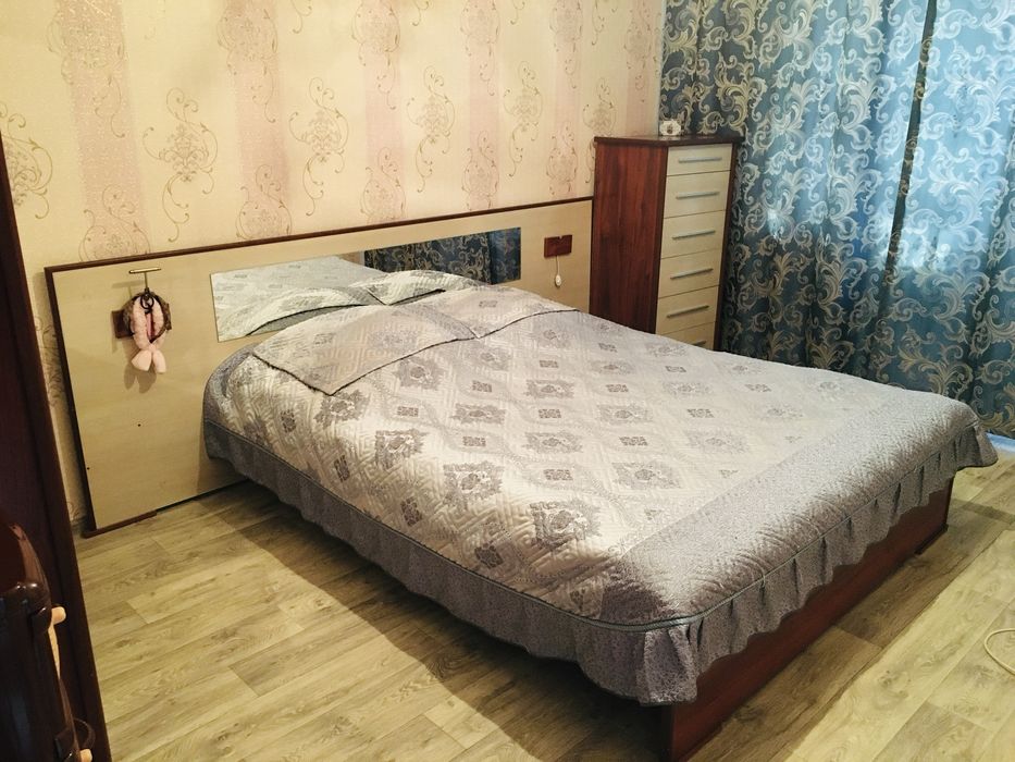 Двуспальная кровать