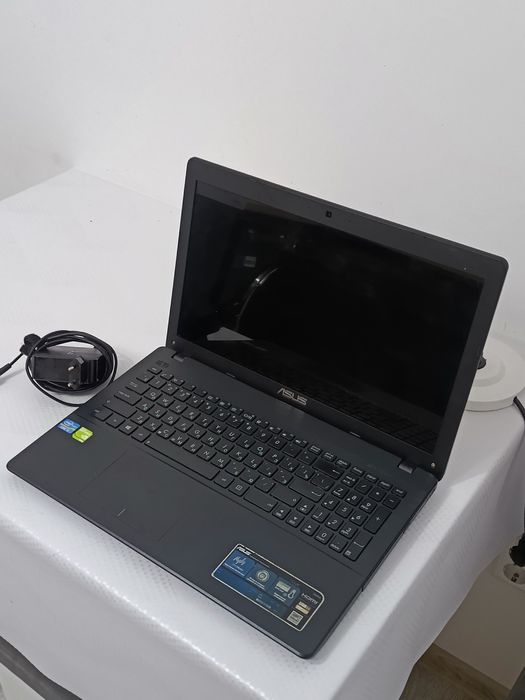 Ноутбук Asus Core i3 в хорошем состоянии