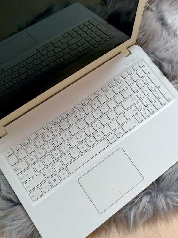 Laptop Asus 15,6 inch - Alb