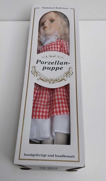 НАЙ ДОБРАТА ОФЕРТА Немска Порцеланова кукла ,ръчно рисувана.