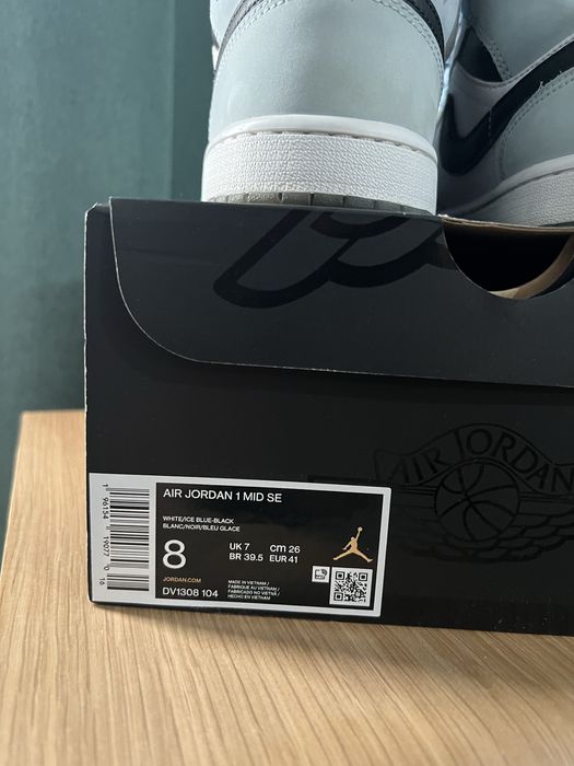 Nike Air Jordan 1 Mid SE