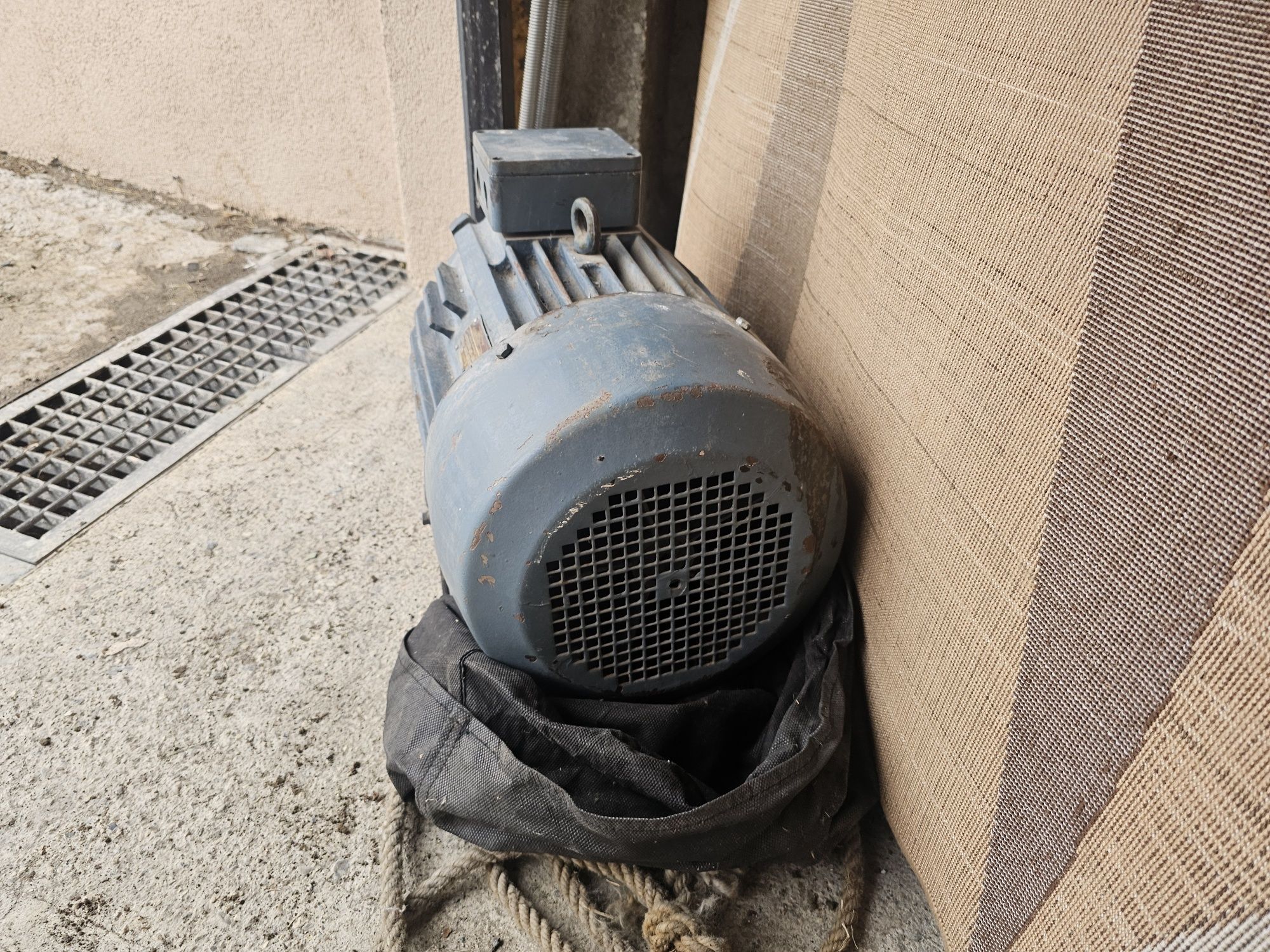 Електромотор 7.5 kW трифазен