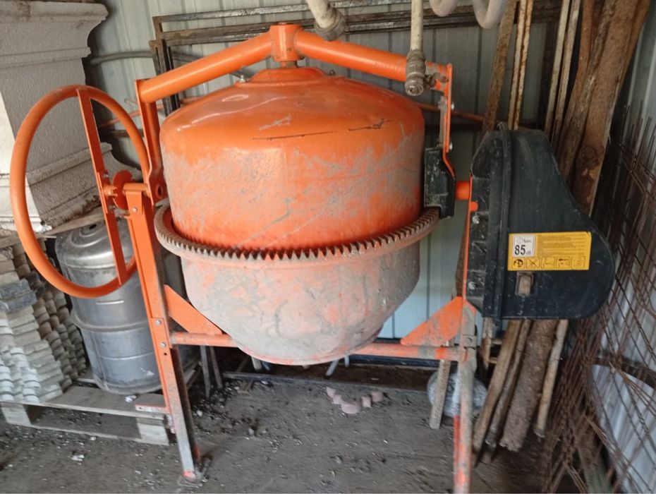 Продам бетономешалку