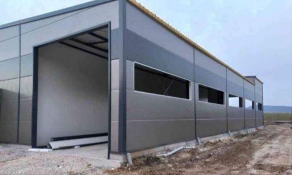 Vand hala metalica 20X30 metri cu panouri sandwichi