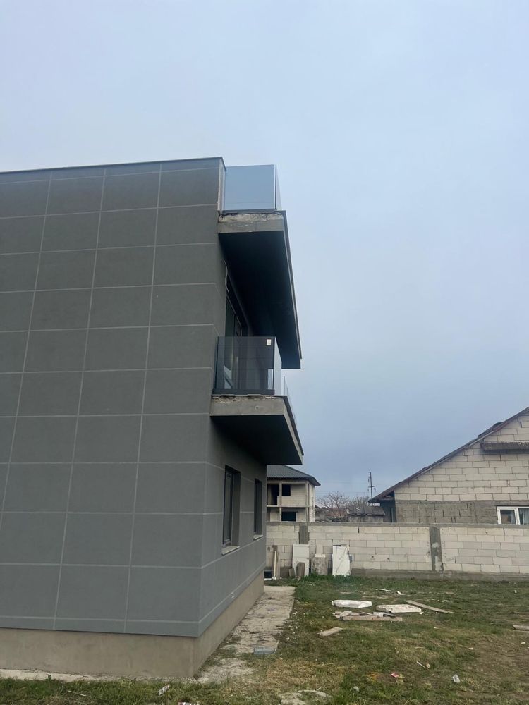 Casa de vanzare  in Navodari (4 camere) - 375 mp