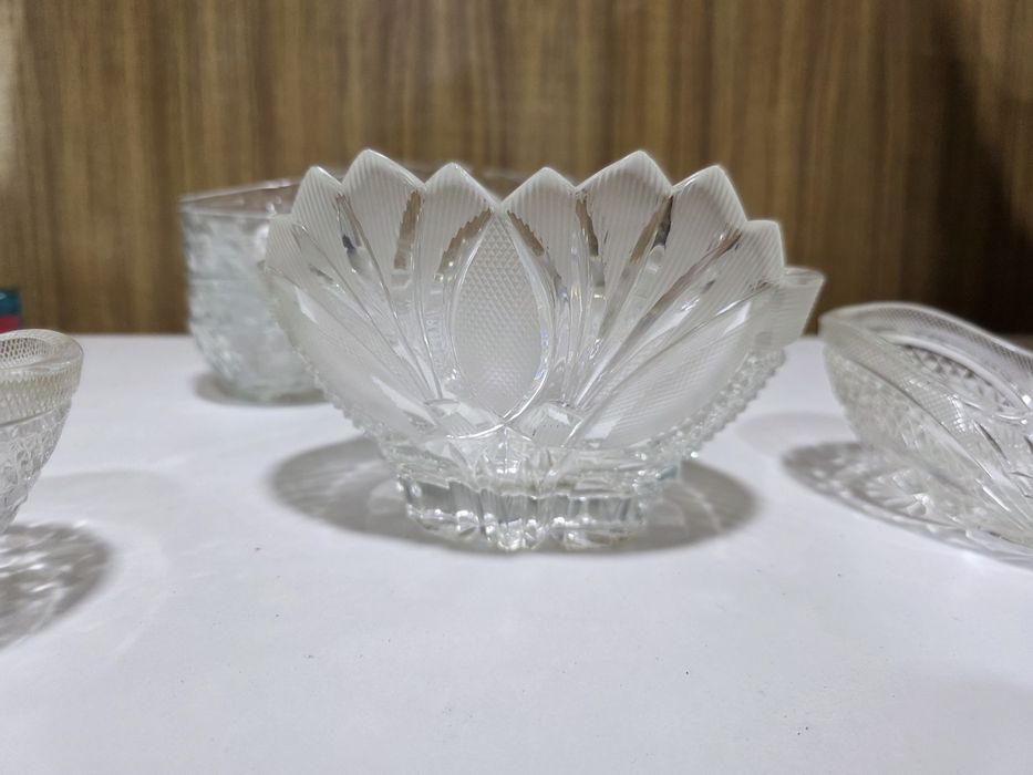 Срочно продаю хрустальные вазочки