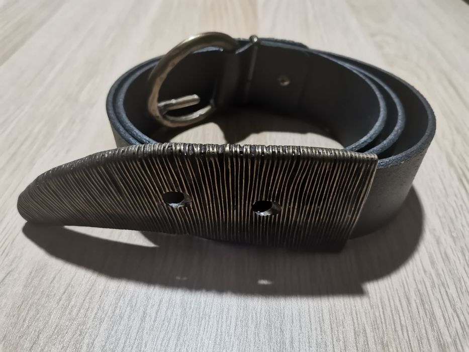 Curea piele. damă . Italia. 95 cm