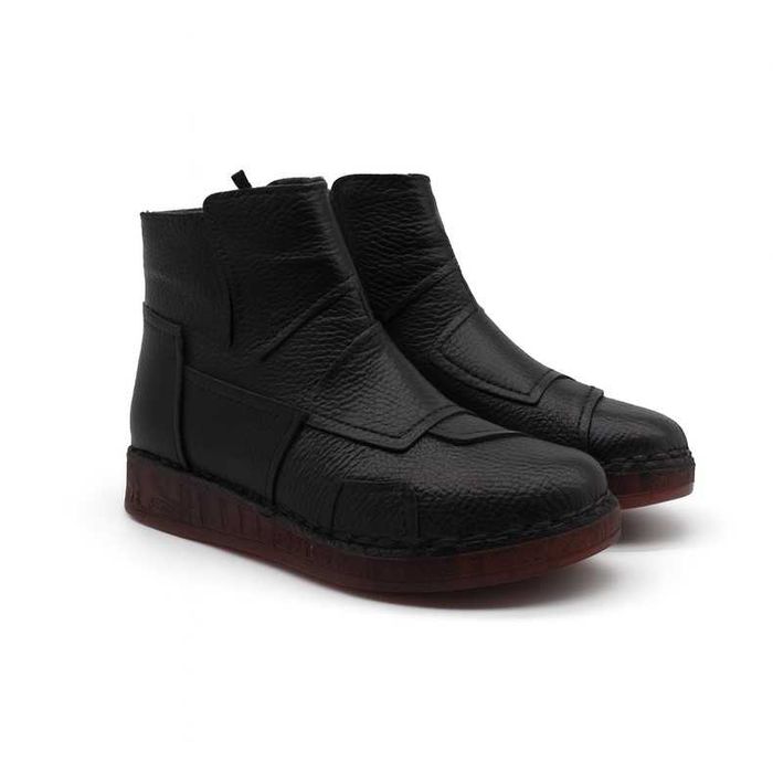 Дамски черни боти от естествена кожа с декоративни панели