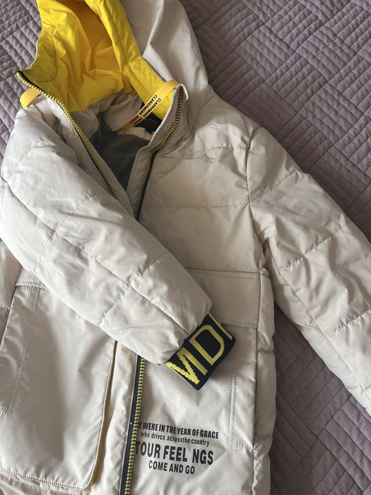 Пррдам плащ и зимнюю куртку на девочку