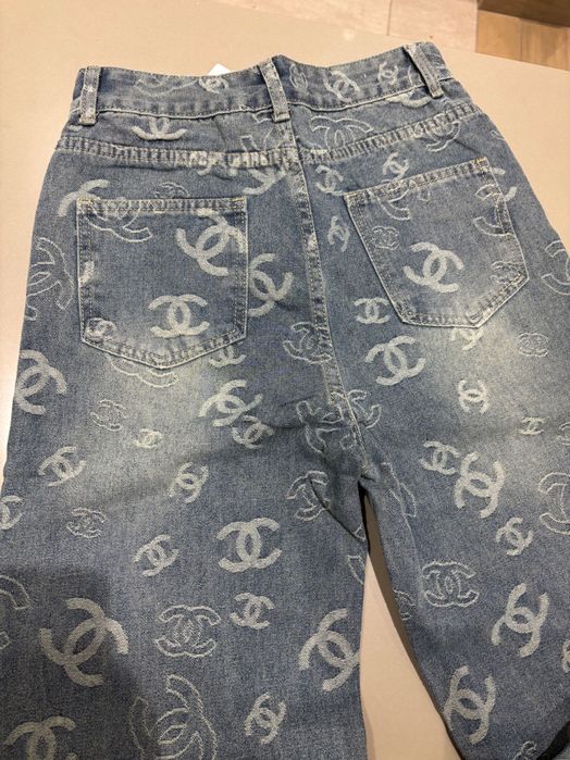 Blugi Chanel …..